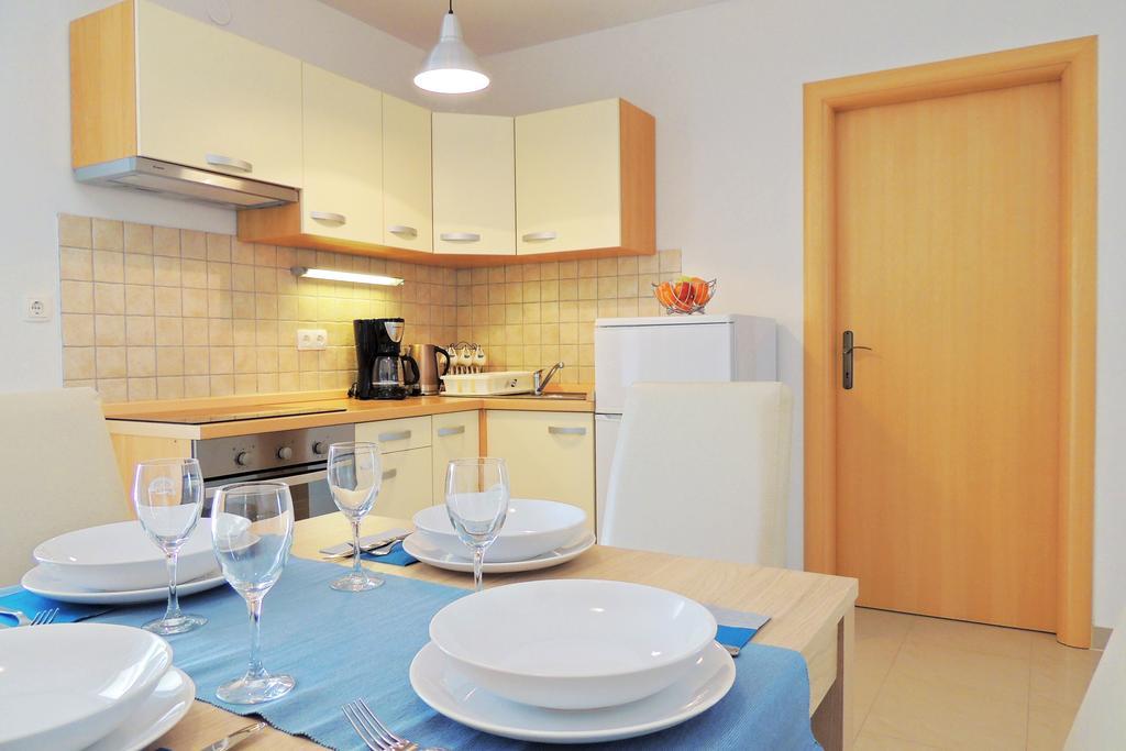Private Accommodation Kirincic Vrh  Екстериор снимка