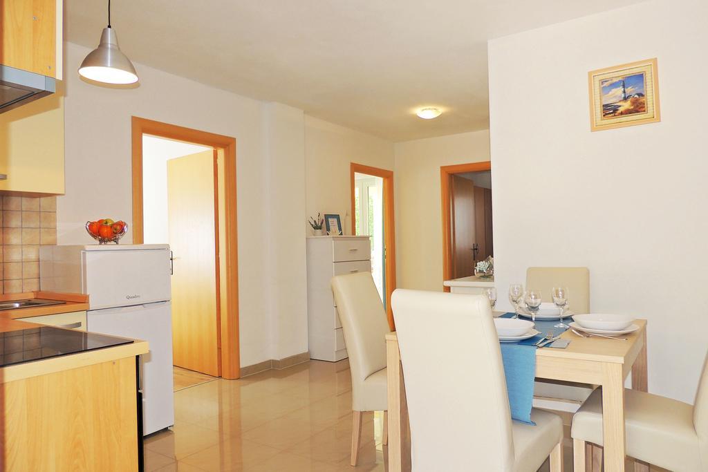 Private Accommodation Kirincic Vrh  Екстериор снимка